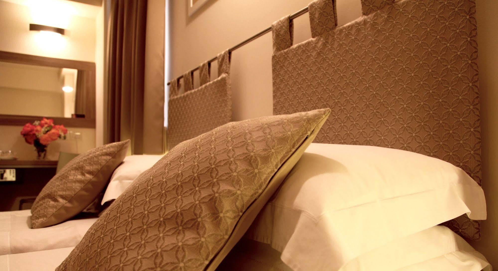Palazzo Ruschioni Boutique Hotel Camerano Bagian luar foto